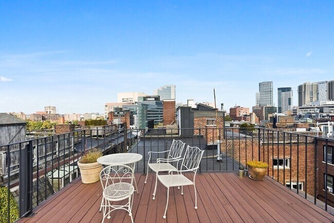 Building Photo - 73 Revere St