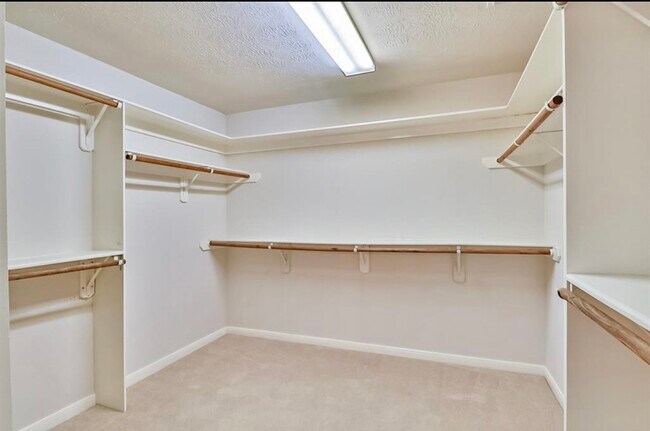 Building Photo - 20954 Kransburg Ridge Dr