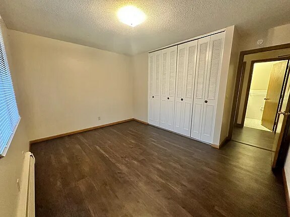 Building Photo - 1321 Division St