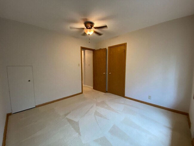 Building Photo - Spacious Ranch in Elm Grove!