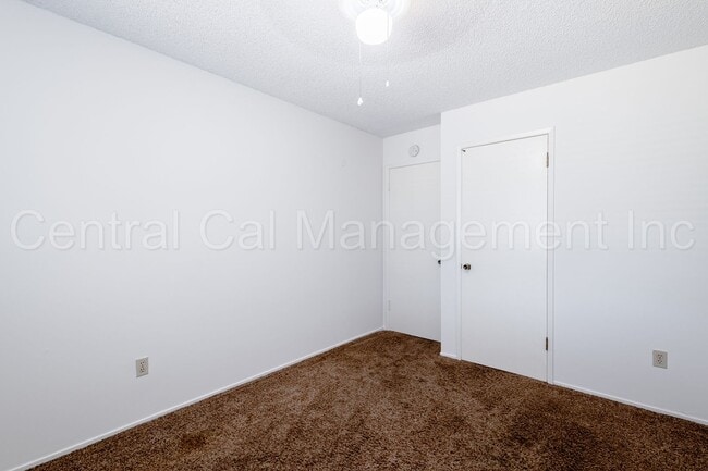 Building Photo - 3 Bedroom/2 Bath Home in the Southwest - $...