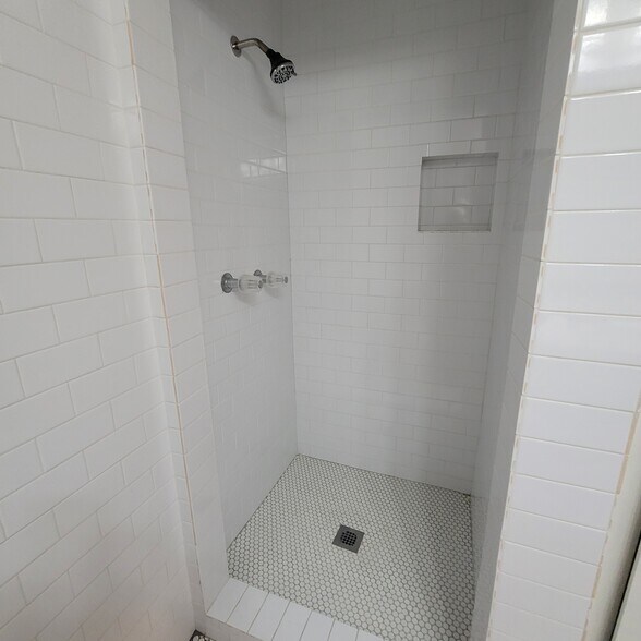 front bathroom - 26445 Lazy Ln