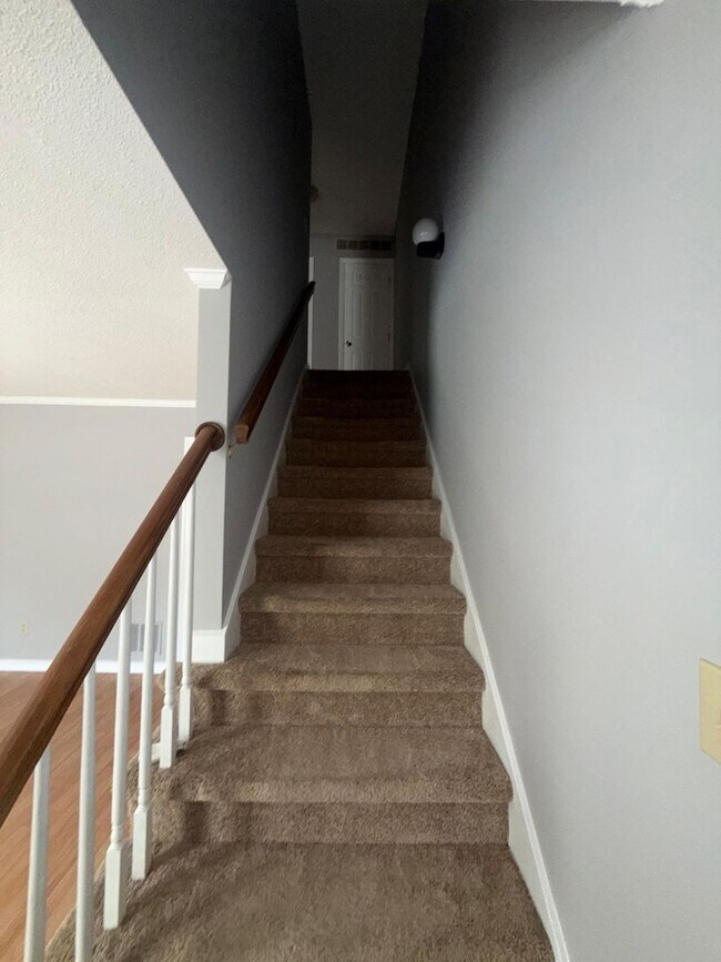 Building Photo - 4704 Lawndale Dr