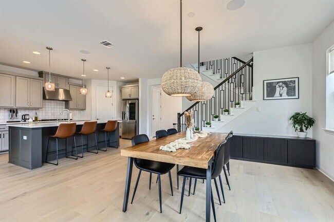 Building Photo - 1209 Brasano Pl