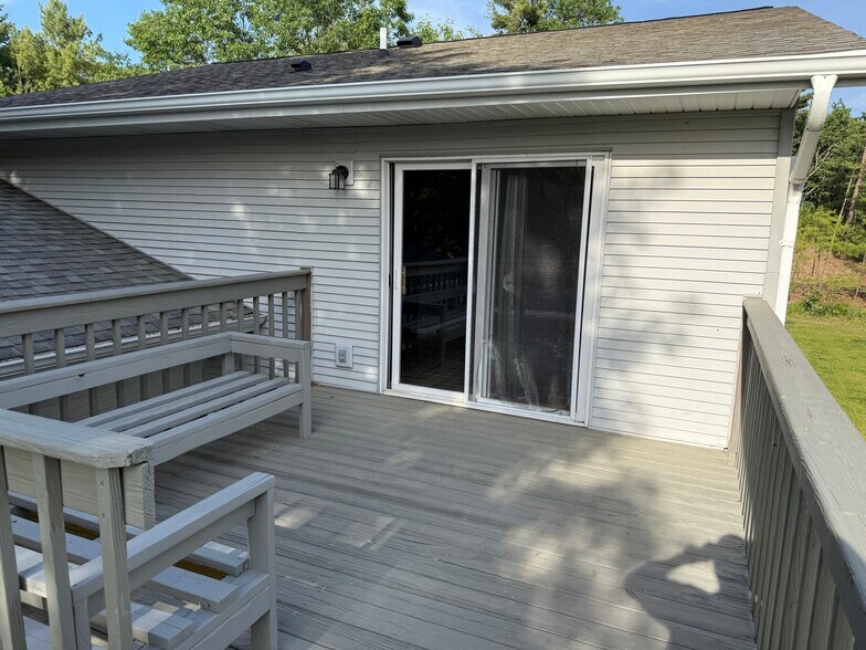 Building Photo - W6527 Woodhaven Cir