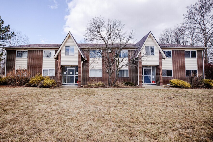 Building - 6730 Hill Ave