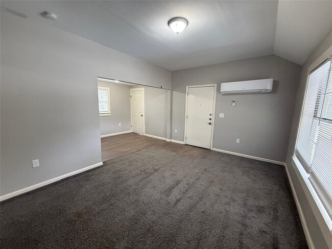 Building Photo - 130 Olive St