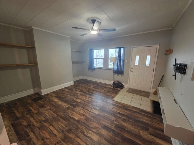 Building Photo - Stylish 2-Bedroom Home in Braddock with Bonus Space & Modern Comfort