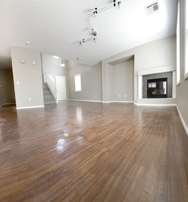 Building Photo - Vaulted Ceiling Home, Gated Community w/ P...