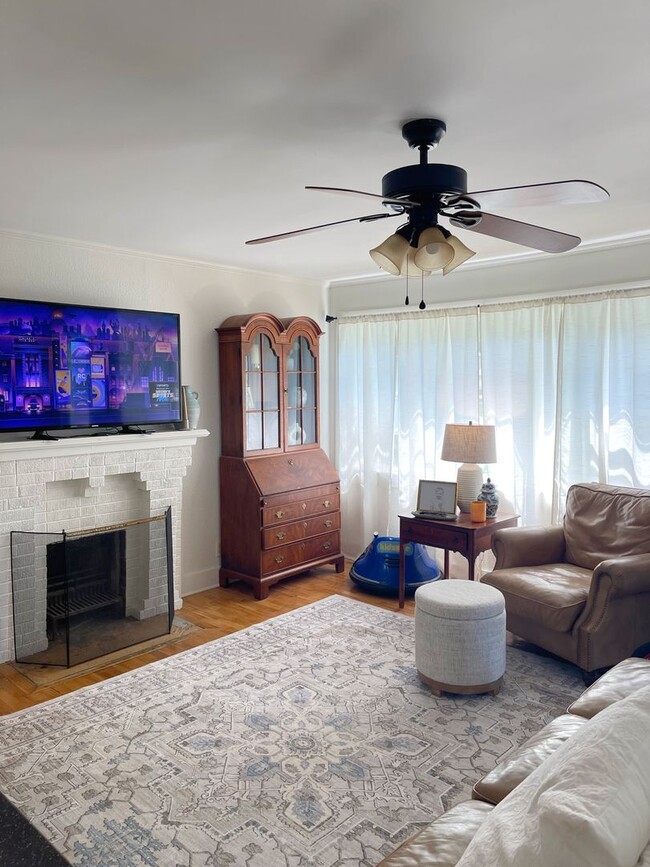 Building Photo - Guntersville, AL Home for Rent!