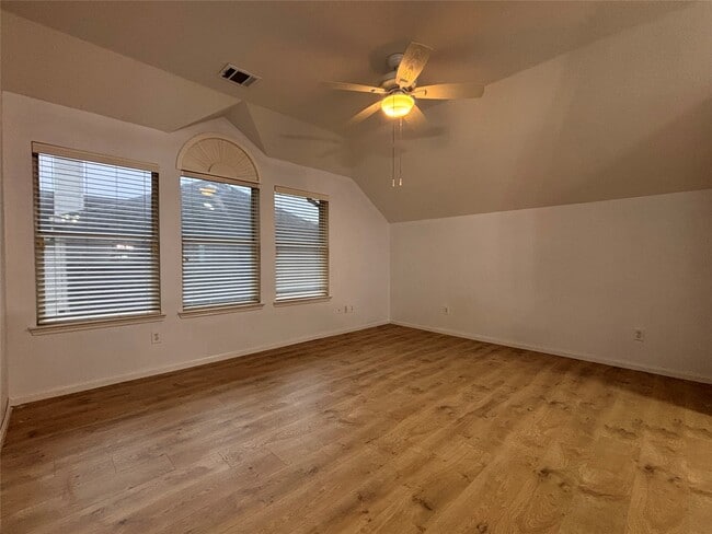 Building Photo - 3126 Valley Ct