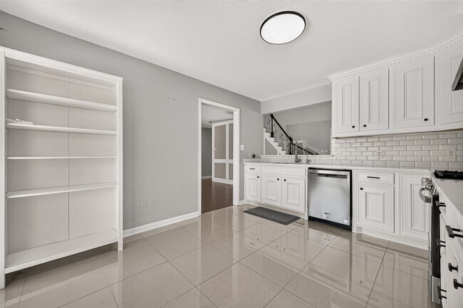 Building Photo - 6419 Paso Del Sol Dr