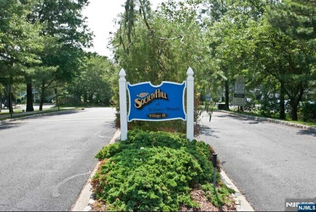 Building Photo - 775 Sassafras Ct