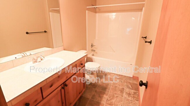 Building Photo - 20277 Knightsbridge Pl