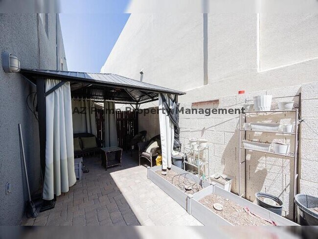 Building Photo - 1808 N 32nd St