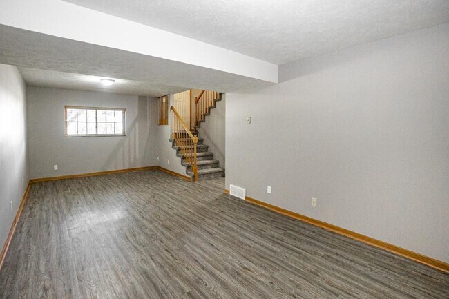 Building Photo - 15355 Papio St