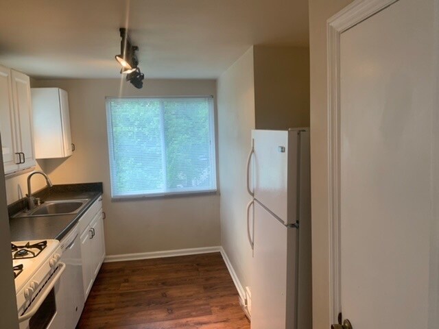 Building Photo - 4385 Coleridge St