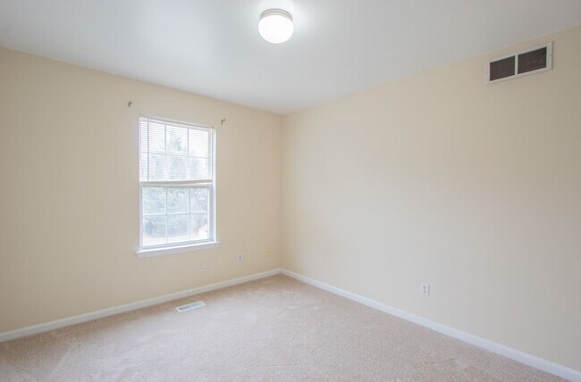 Building Photo - 247 Academy Ln
