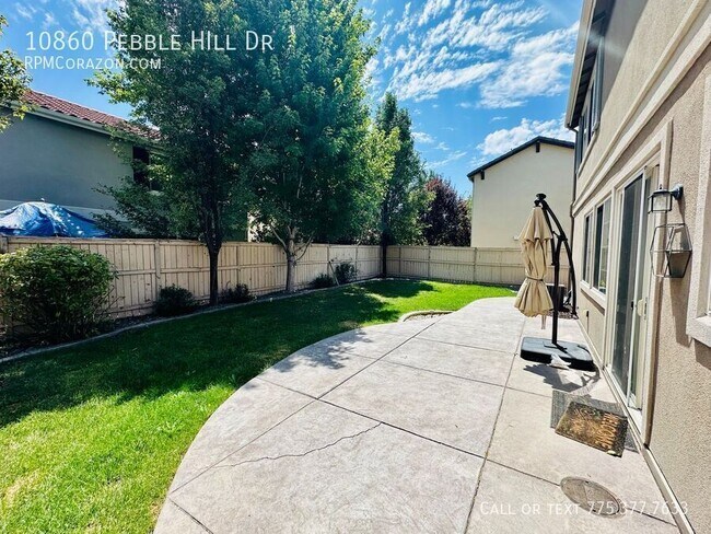 Building Photo - 10860 Pebble Hill Dr