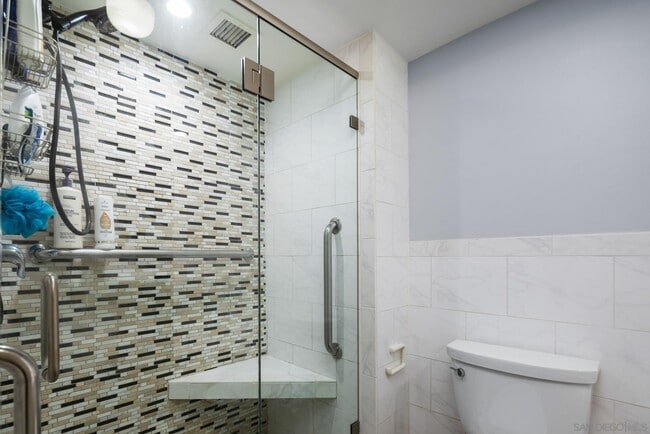 Building Photo - 500 W Harbor Dr