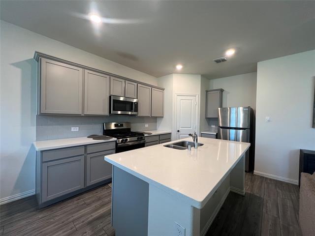 Building Photo - 305 Hackberry St