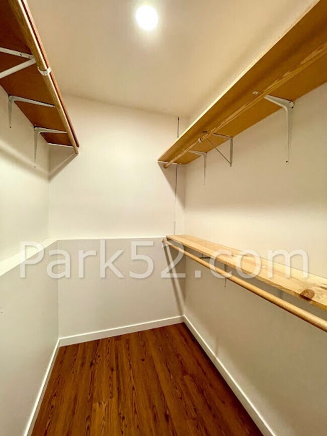 Building Photo - 9024-9024 Waverly Dr SW