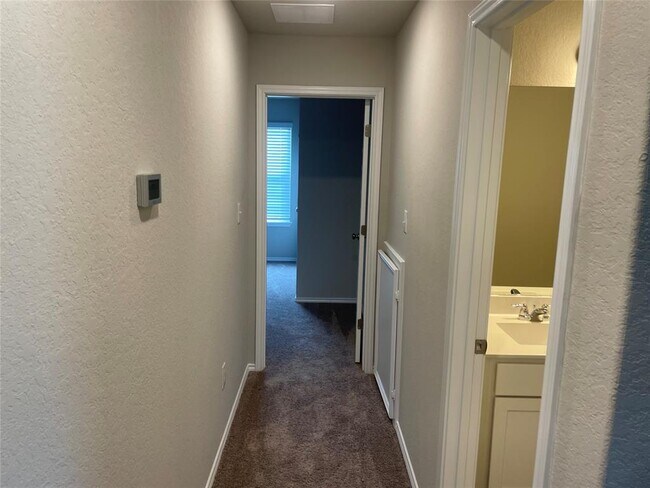 Building Photo - 262 Jaycen Ln