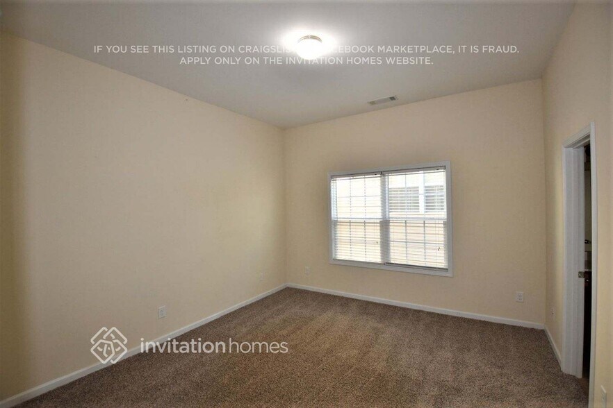 Building Photo - 5519 Chatham Cir NW