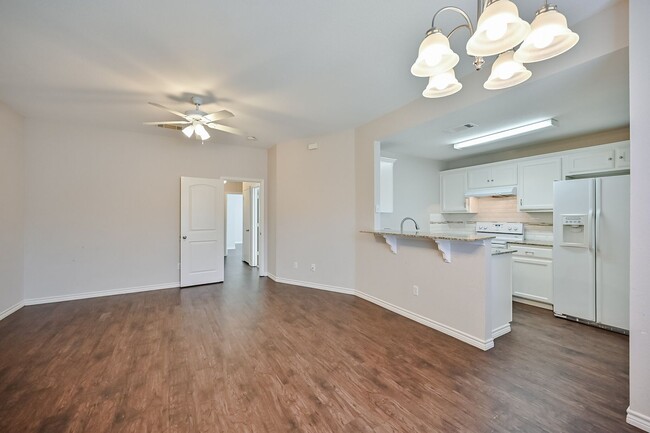 Building Photo - Mansfield 3/2 Duplex