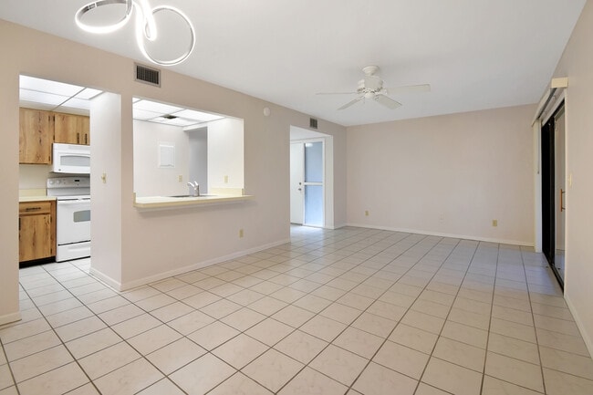 Building Photo - 38 Tarragona Ct