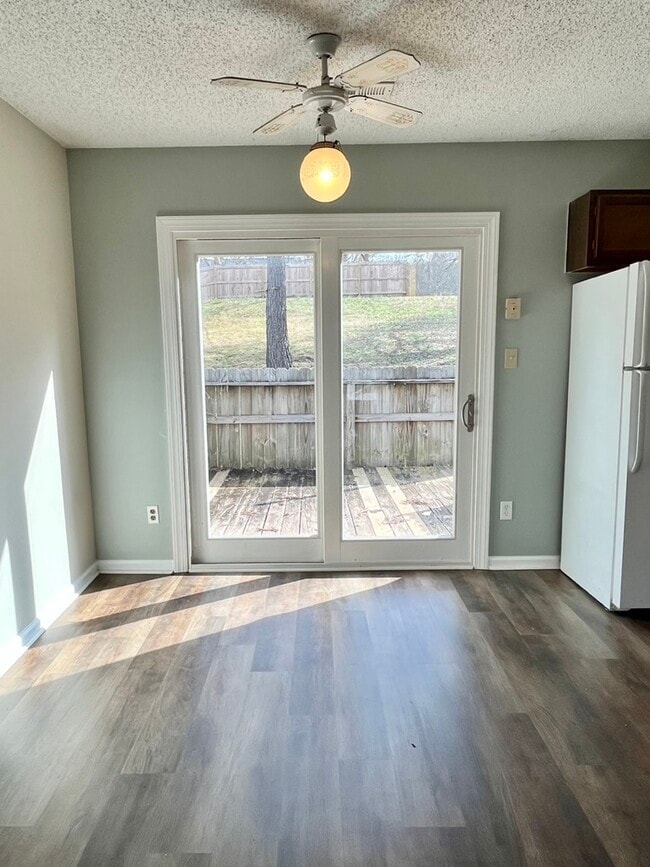 Building Photo - 1019 Brenham Ln