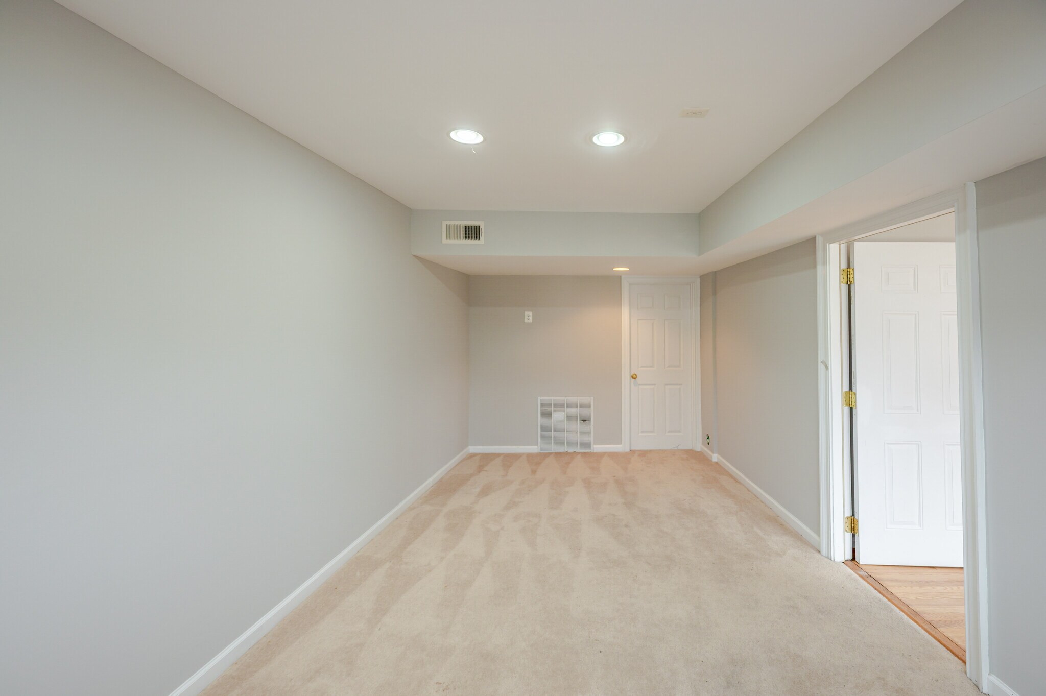 Building Photo - 5806 Flanders St