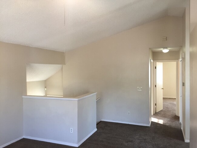 Building Photo - Cozy 4 Bedroom Bi-level in Security/Widefield