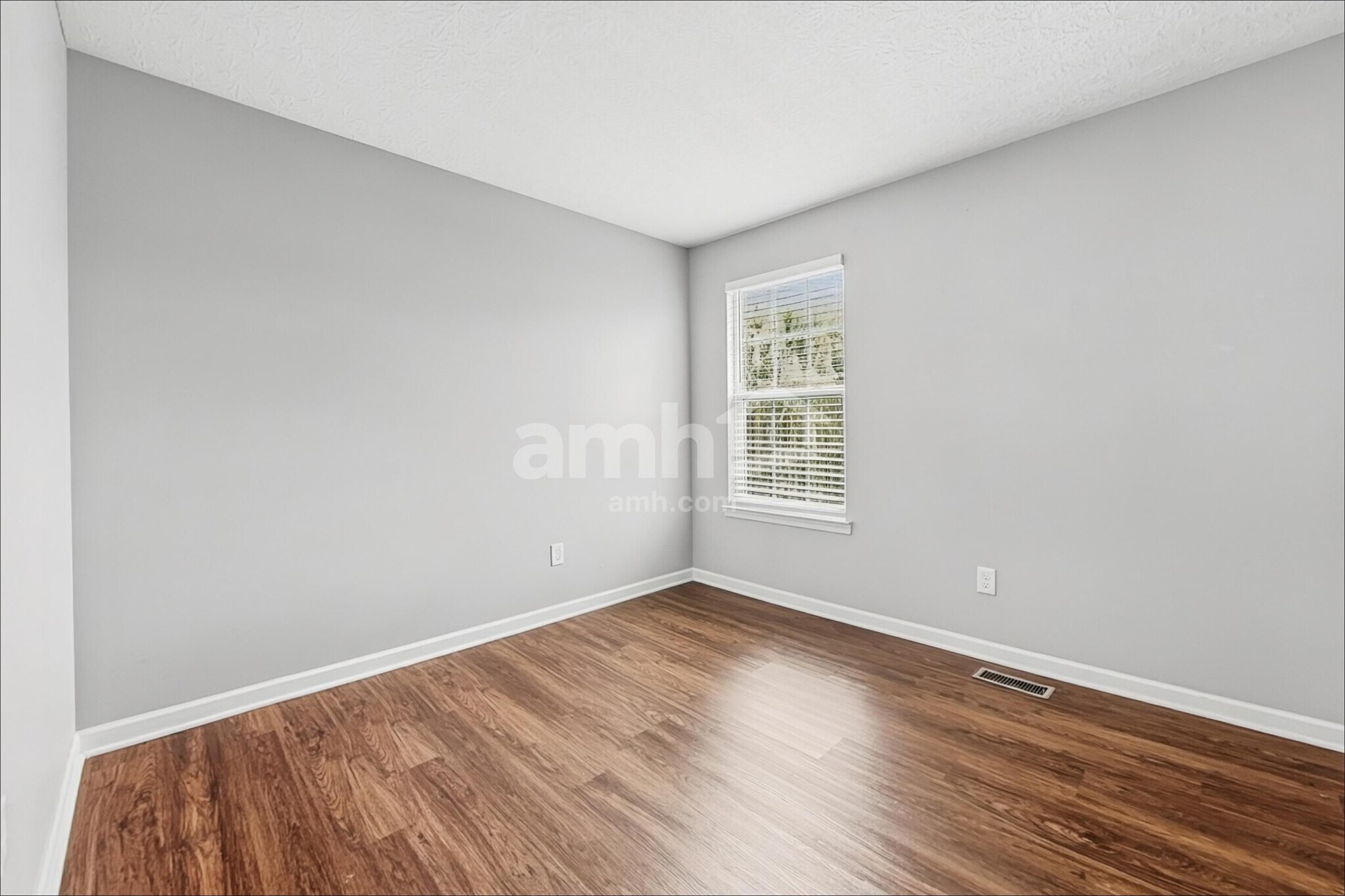 Building Photo - 1141 Promenade Dr