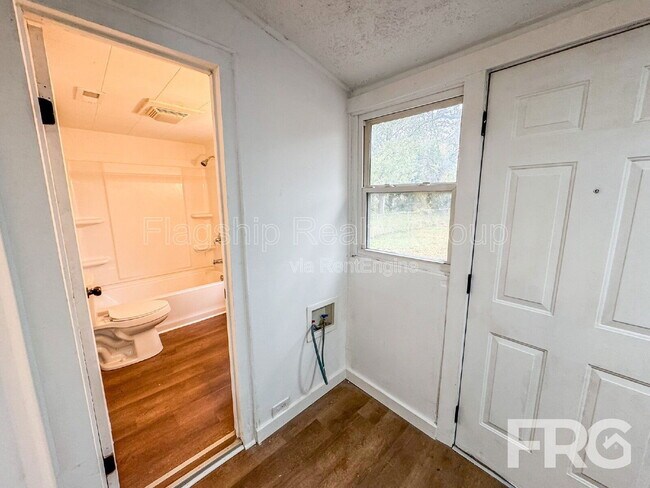 Building Photo - 510 Beale St