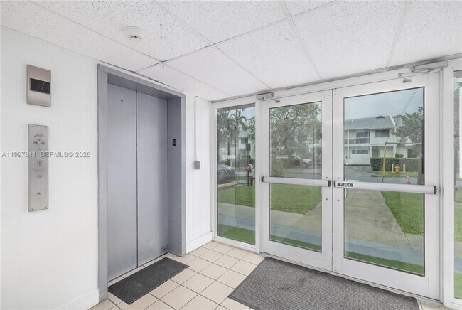 Building Photo - 3626 NE 168th St