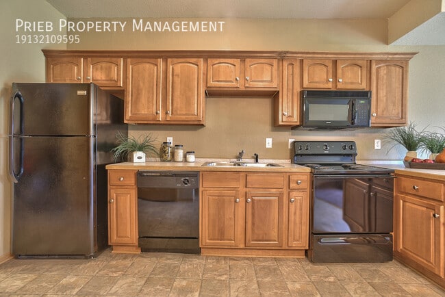 Building Photo - 824 S Woodson Ct