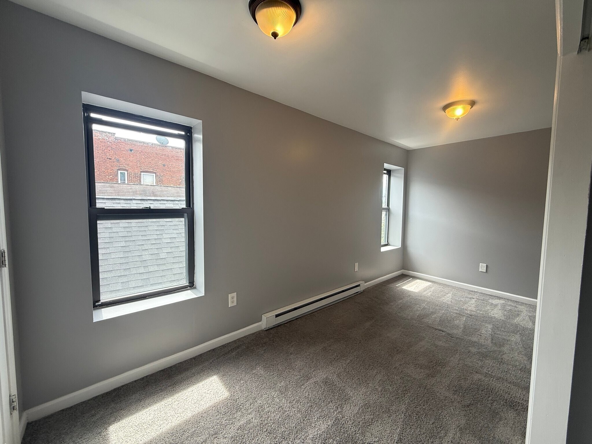 Building Photo - 429 3rd St