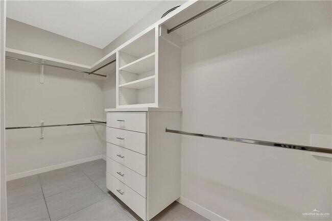 Building Photo - 1441 Ozark Ave