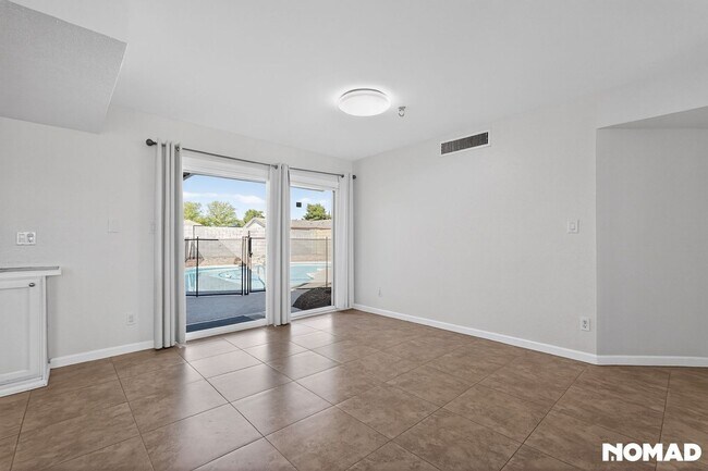 Building Photo - Charming 4BR House in Phoenix