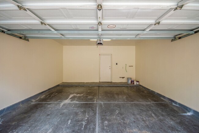 Building Photo - GATED SUMMERLIN CONDO/COMMUNITY POOL/SPA/ BASKETBALL COURT-2 CAR ATTACHED GARAGE!