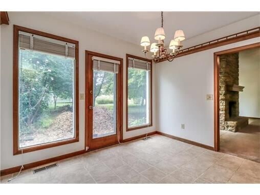 Eat In - 15120 S Blackfeather Dr