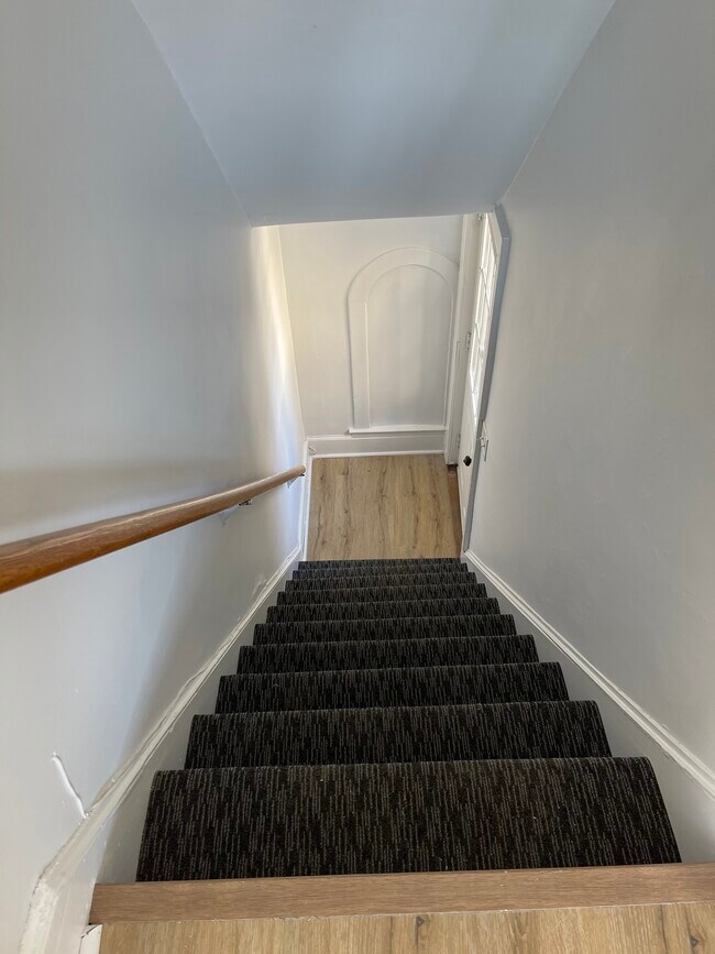 Building Photo - 11 Pearl St