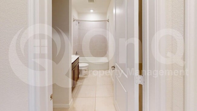 Building Photo - 1604 Silver Landing Trail