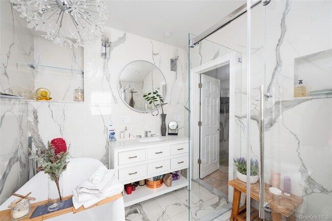 Building Photo - 850 S Lake Blvd