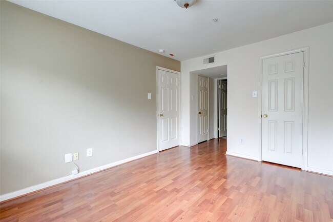 Building Photo - 3231 Allen Pkwy
