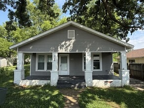 Building Photo - 3206 6th Ave