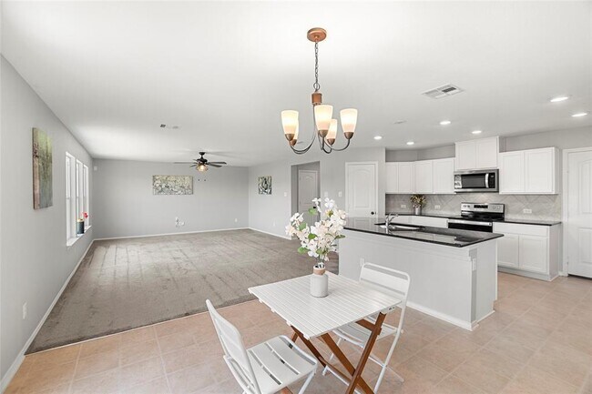 Building Photo - 117 W Point Way