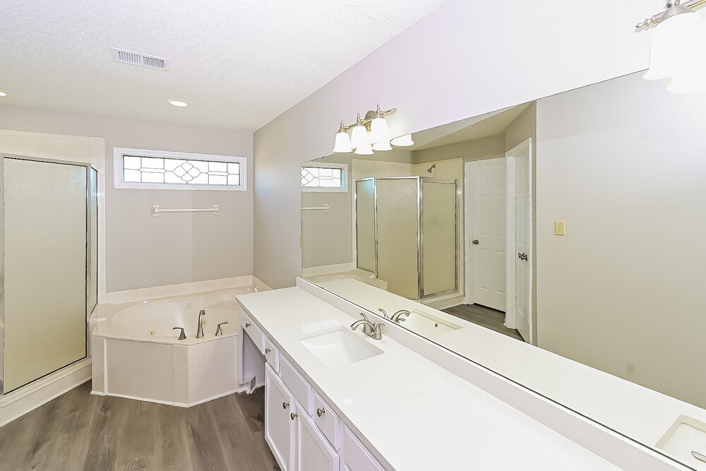 Building Photo - 1120 Mossy Knoll Dr