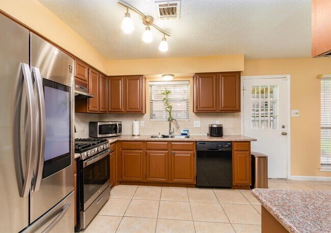 Building Photo - 3111 Windmill St